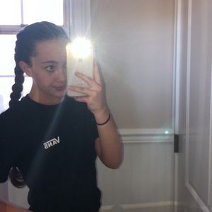 Meet your Posher, Lia